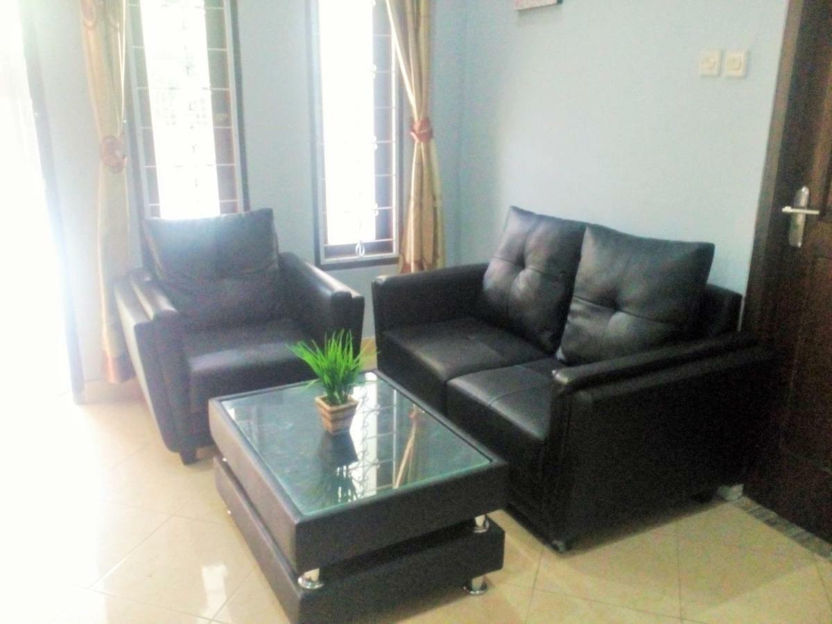 Homestay Bumi Asri III Cikutra Бандунг Экстерьер фото