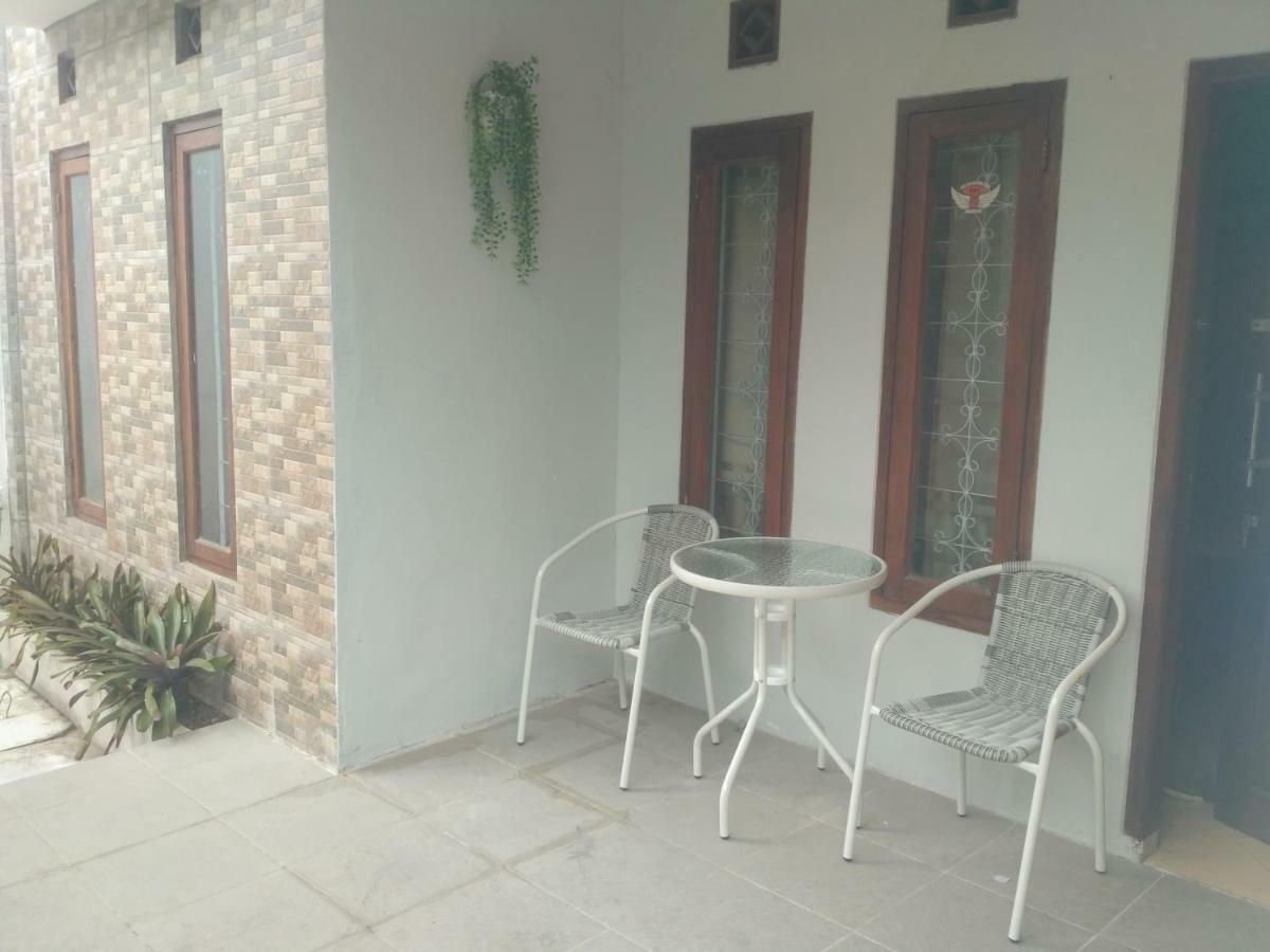 Homestay Bumi Asri III Cikutra Бандунг Экстерьер фото